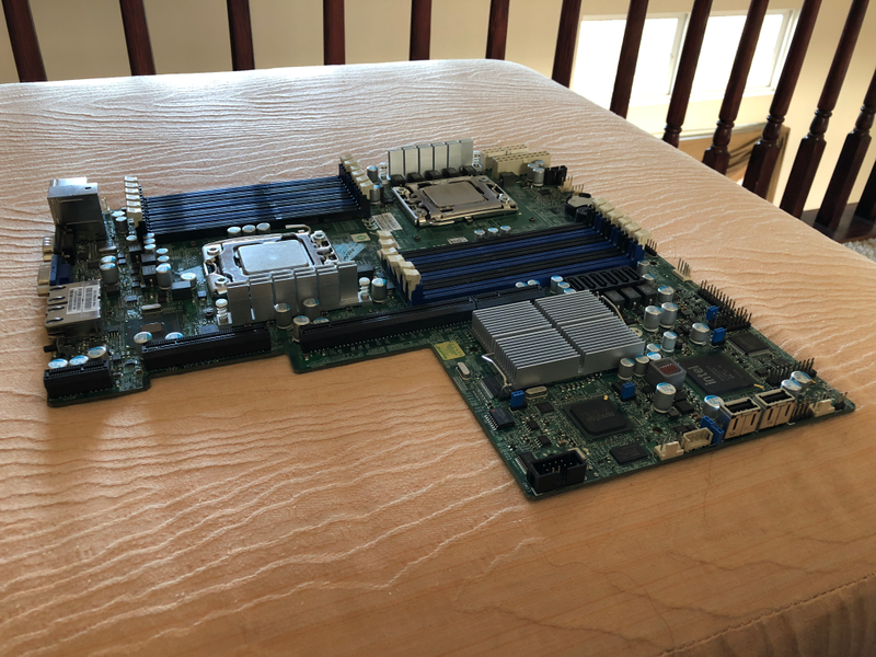 Illustration for article titled Nibby Bait - 2 Sockets, 12 Cores, 16GB RAM, GTX 750, 90s Dell Case